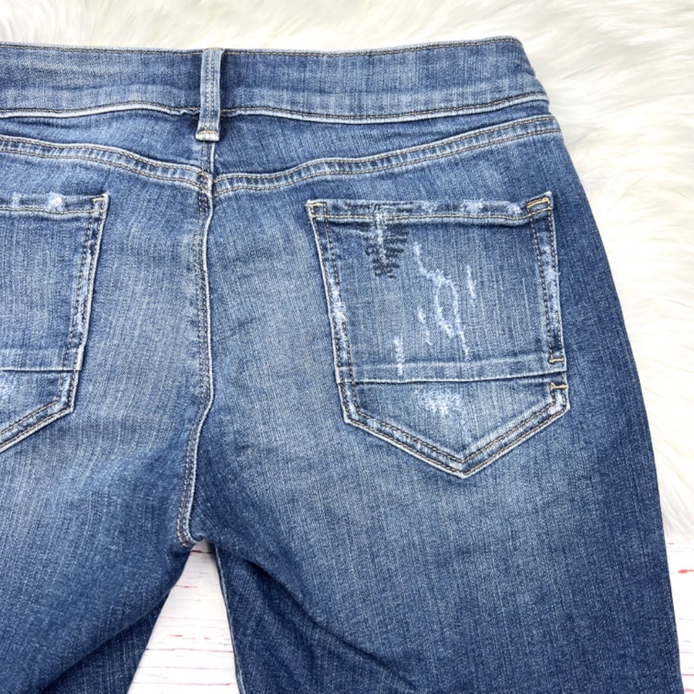👖|•SILVER JEANS•| Sam Bermuda Distressed (Backed) Jean Shorts - Picture 3 of 11